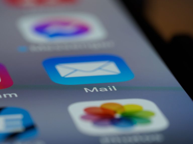 Tout retrouver sur Yahoo France — interface de mail Yahoo sur écran d'ordinateur
